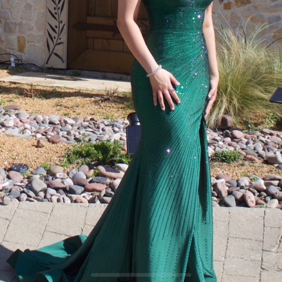 COPY - Sherri Hill Prom Dress size 6 Emerald Green current season, worn for pic… - Picture 3 of 6
